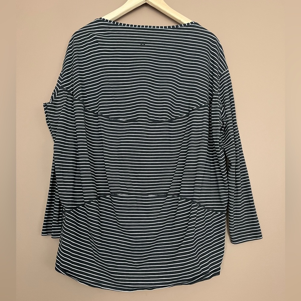 {Lululemon} Back In Action Long Sleeve in Modern Stripe Heathered Black - 8 - Picture 5 of 8